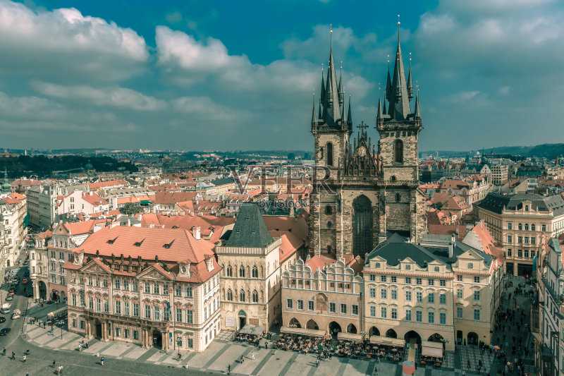 沦为“二等公民”，接连被割韭菜！深陷困境，不少移英港人回流